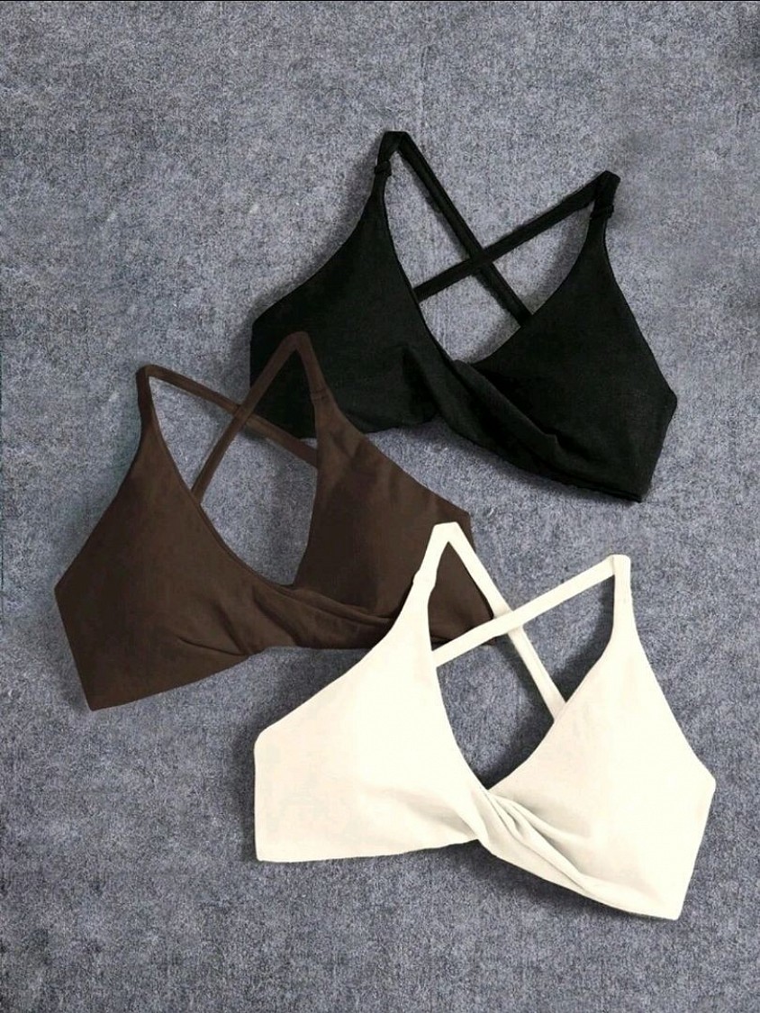 Tops Deportivos / Color: Negro / Blanco / Marrón / Precio: 15$ cada uno